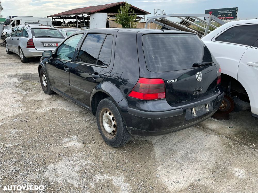 Dezmembrez piese Volkswagen Golf 4 - 2