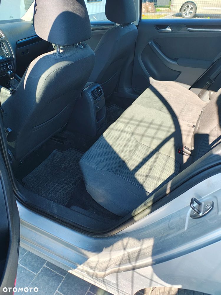 Volkswagen Jetta 1.2 TSI Comfortline - 16