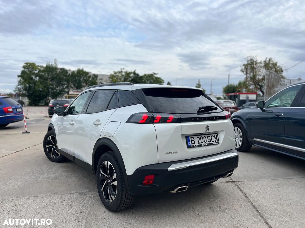 Peugeot 2008 1.2 L PureTech STT Allure - 3