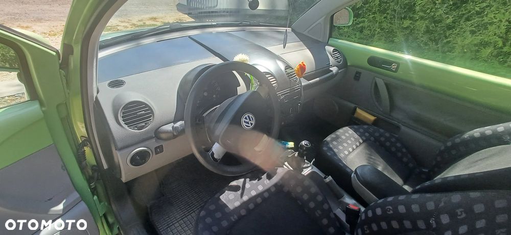 Volkswagen New Beetle - 22