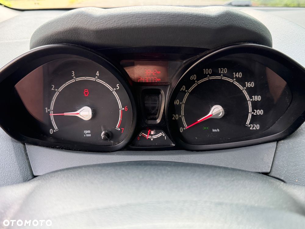 Ford Fiesta 1.25 SYNC Edition - 16