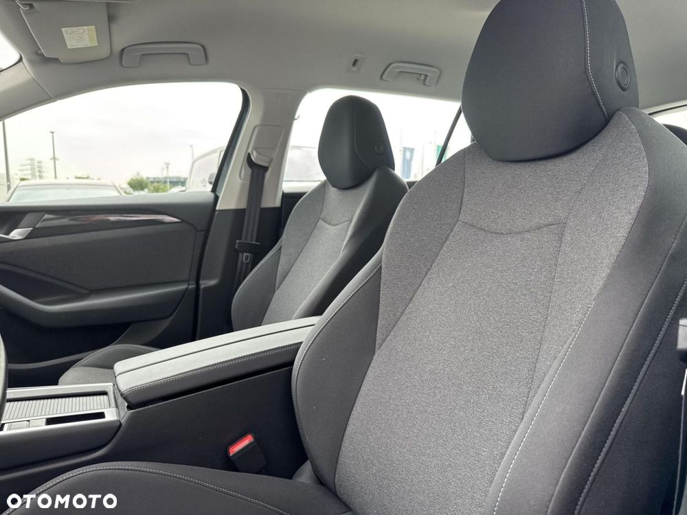 Volkswagen Passat Variant - 12