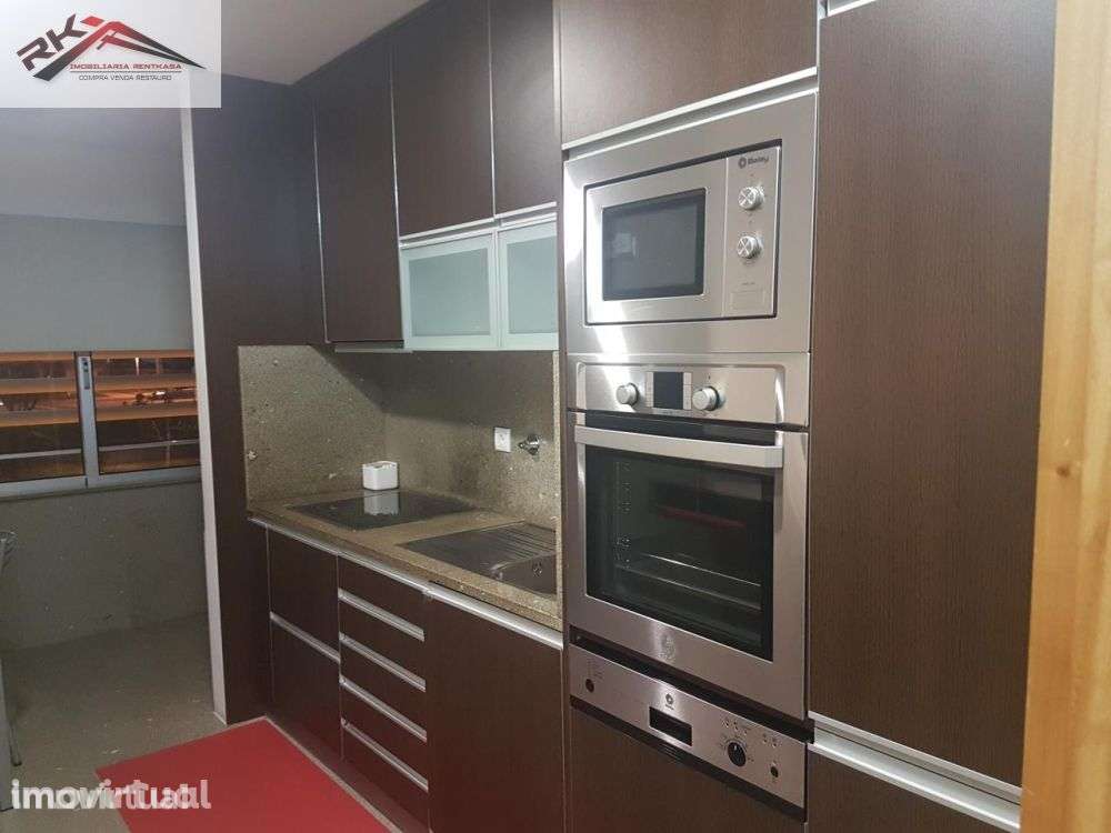 T2 de Luxo mobilado e equipado ao Continente - Grande imagem: 5/19