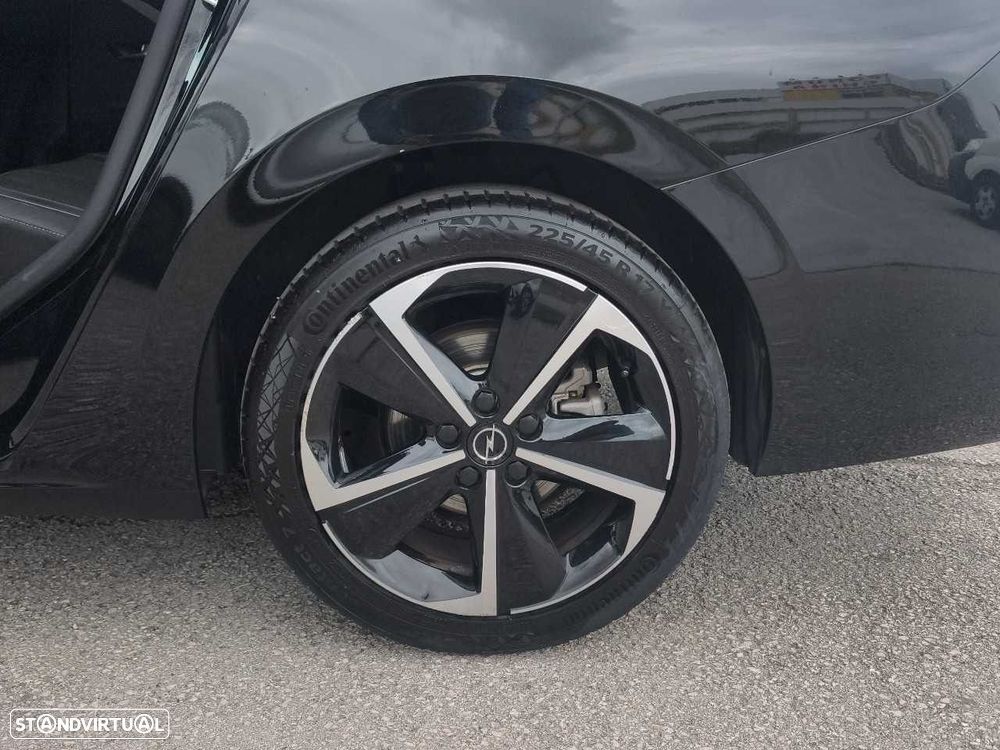 Opel Astra 1.2 T GS Aut. - 29