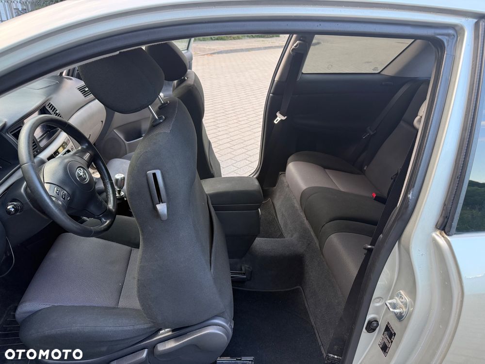 Toyota Corolla 1.6 VVT-i Dynamic - 16