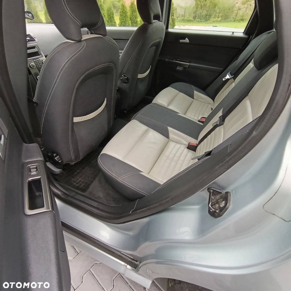 Volvo V50 2.0D R-Design Momentum - 14