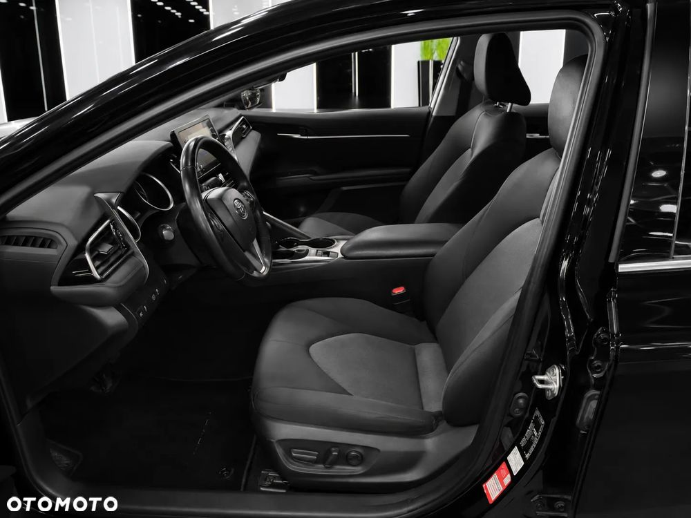 Toyota Camry 2.5 Hybrid Comfort CVT - 6