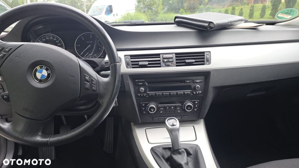BMW Seria 3 318d DPF Edition Lifestyle - 18