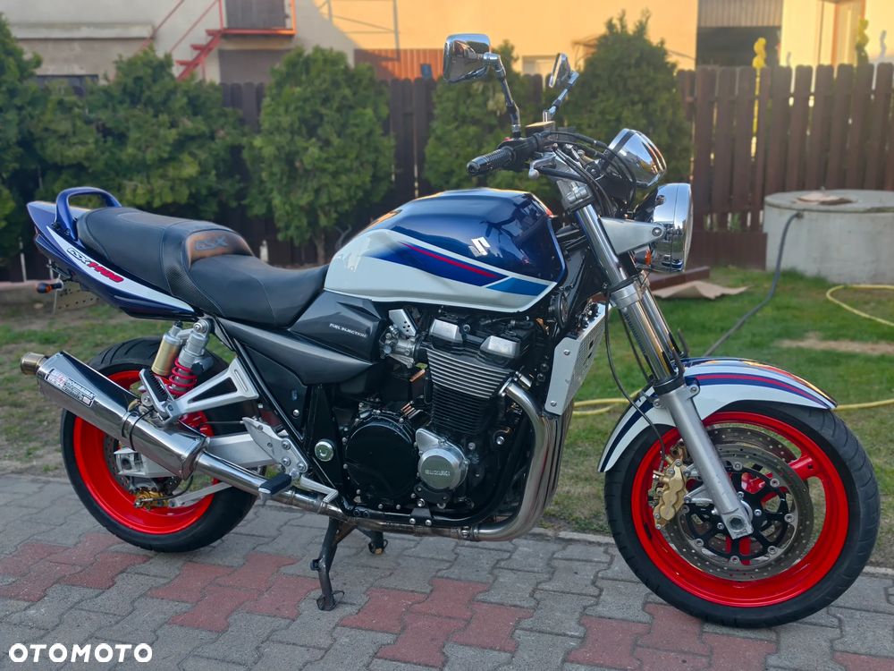Suzuki GSX - 2