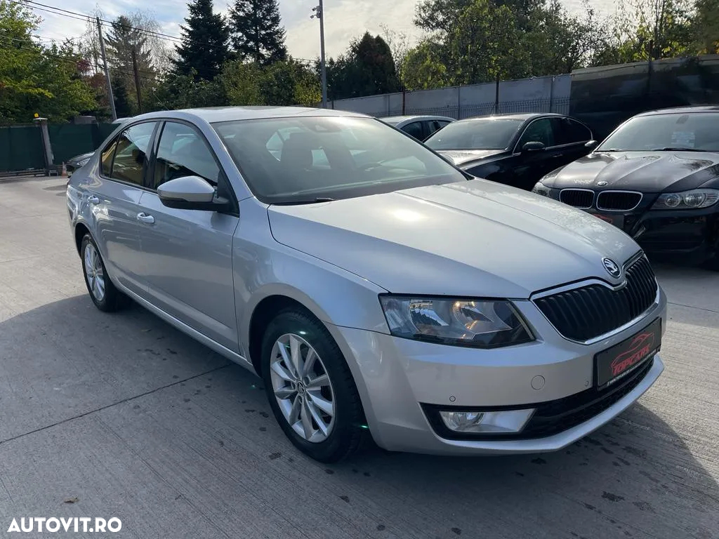 Skoda Octavia 1.6 TDI Business DSG - 2