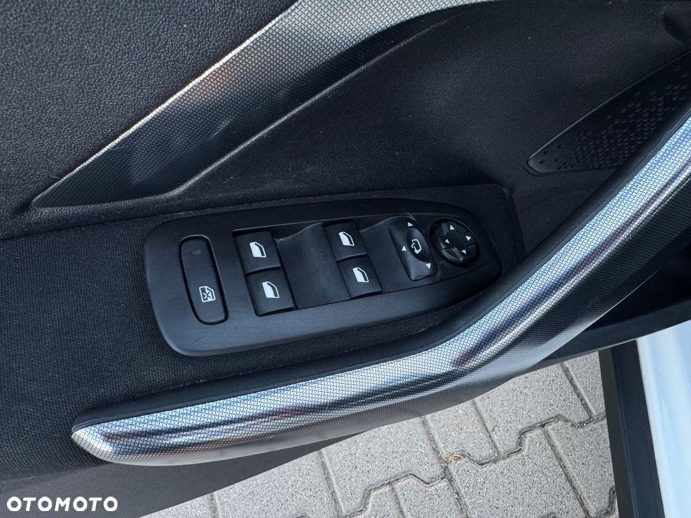 Peugeot 2008 - 15