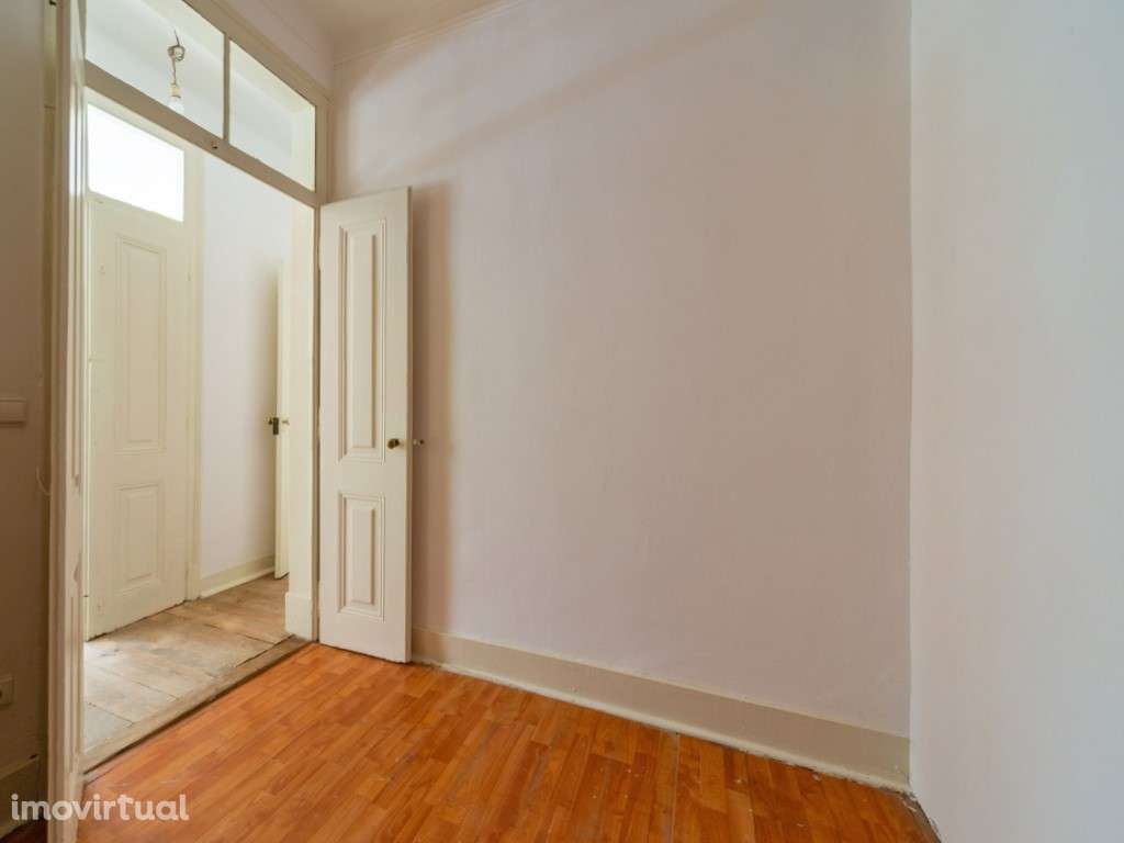 T2 +2 Campo de Ourique com cachet para obras - Grande imagem: 5/18