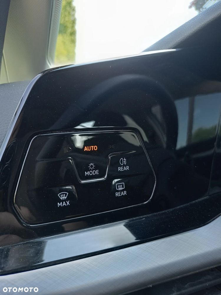 Volkswagen Golf - 18