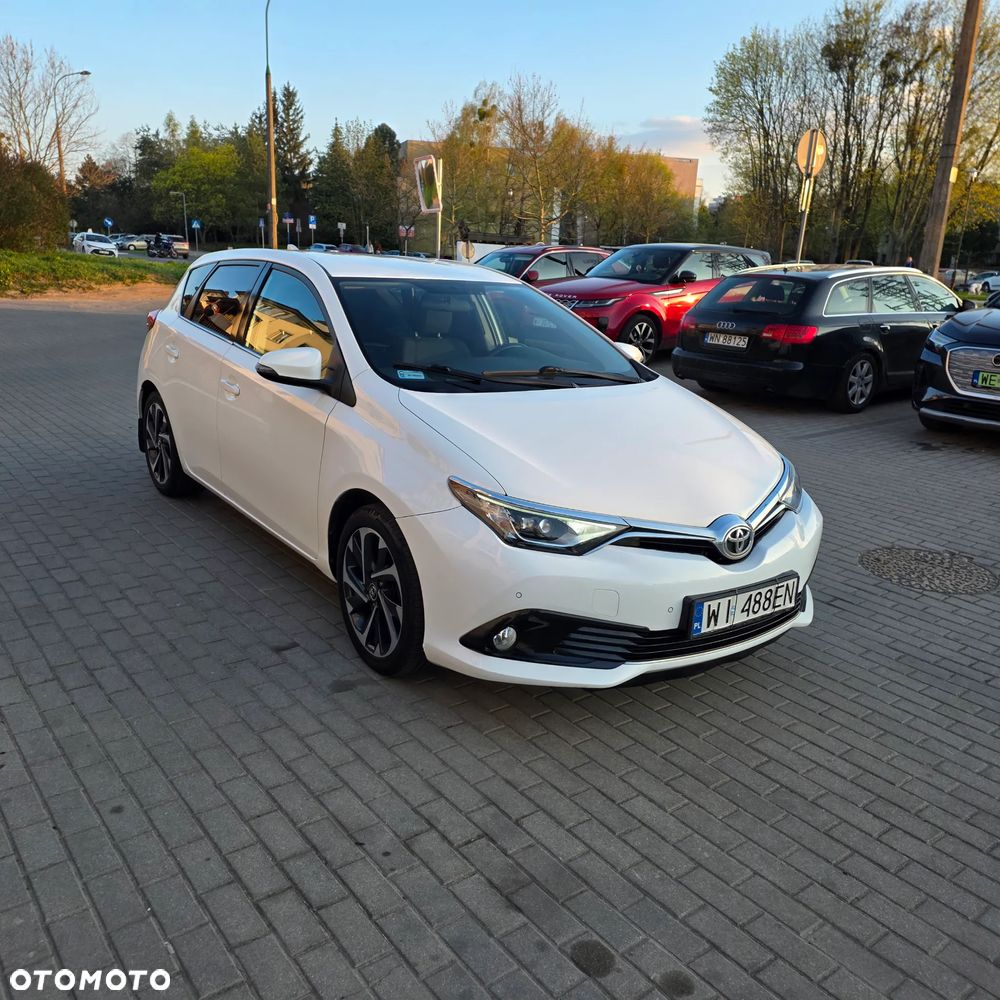 Toyota Auris 1.6 Premium Comfort - 1