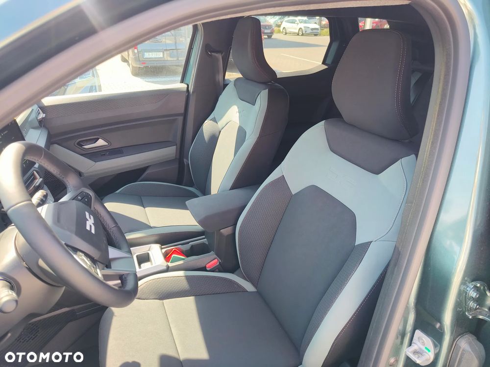 Dacia Duster 1.6 Full Hybrid 140 Extreme MMT - 11