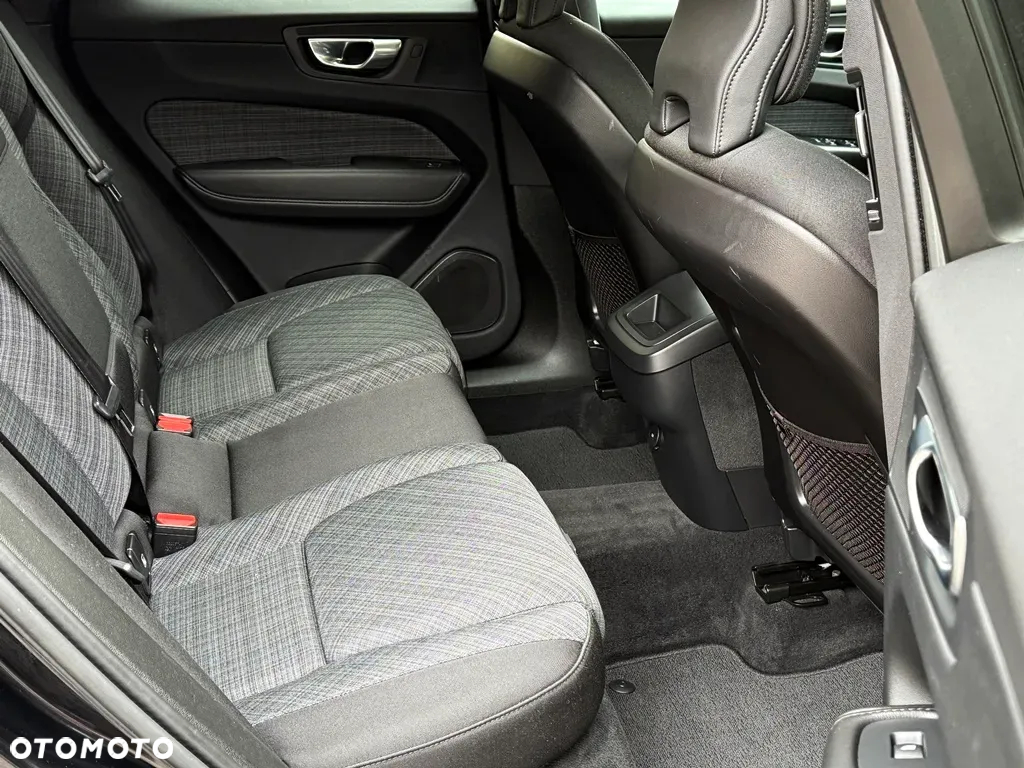 Volvo XC 60 B4 D Geartronic Momentum Pro - 36