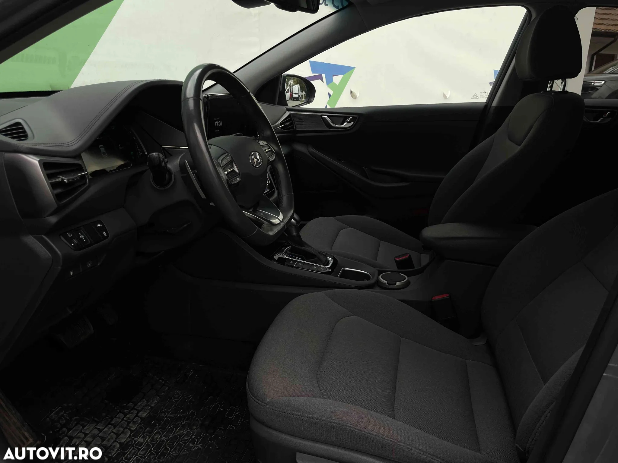 Hyundai IONIQ - 14