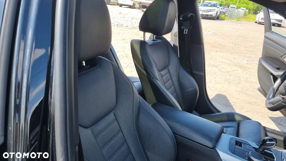 BMW Seria 3 320d Luxury Line Purity sport - 26