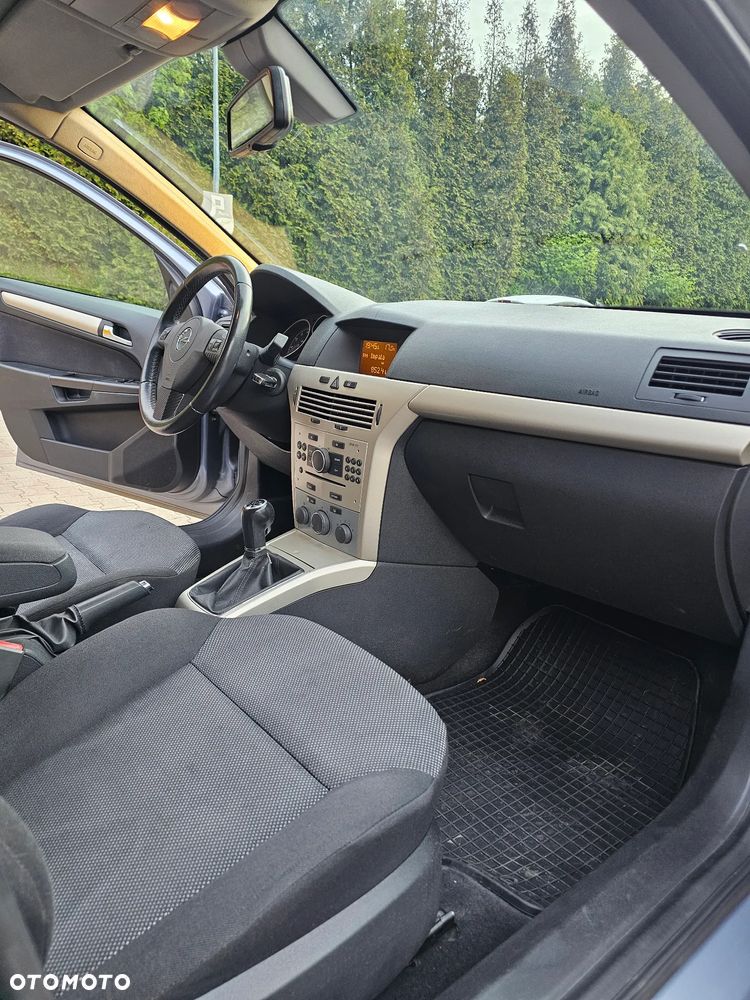 Opel Astra 1.6 Design Edition - 19