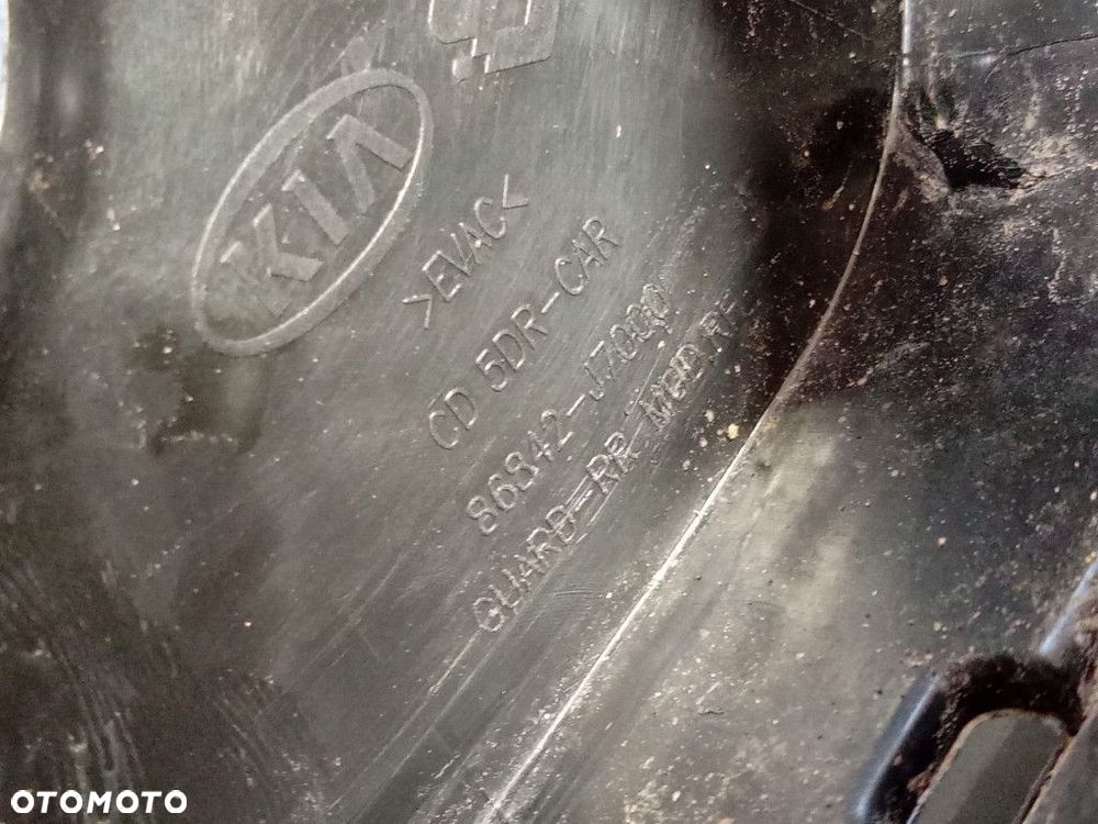 KIA CEED III CHLAPACZE TYLNE 86841-J7000 - 5