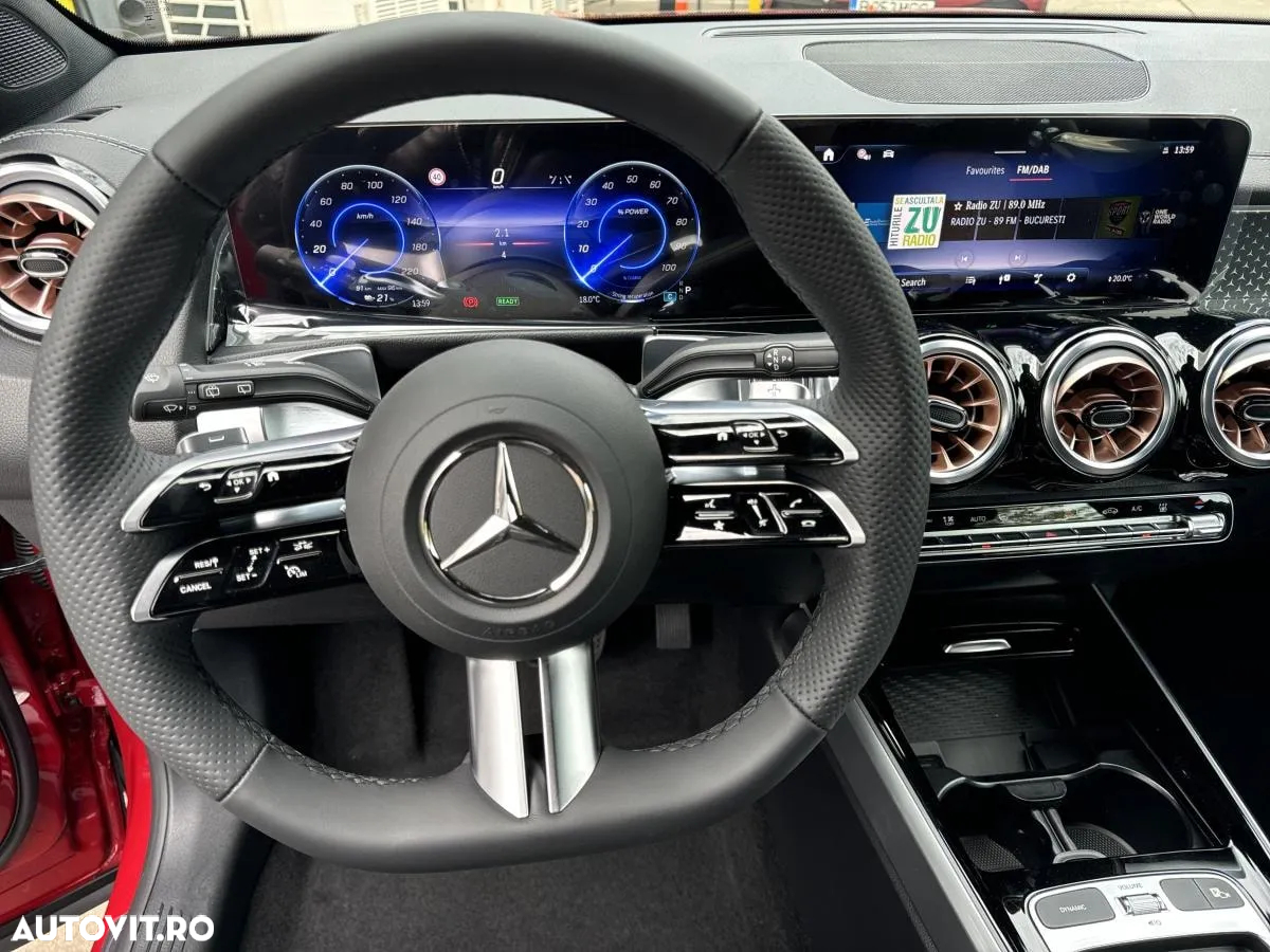 Mercedes-Benz EQB 300 4MATIC - 11