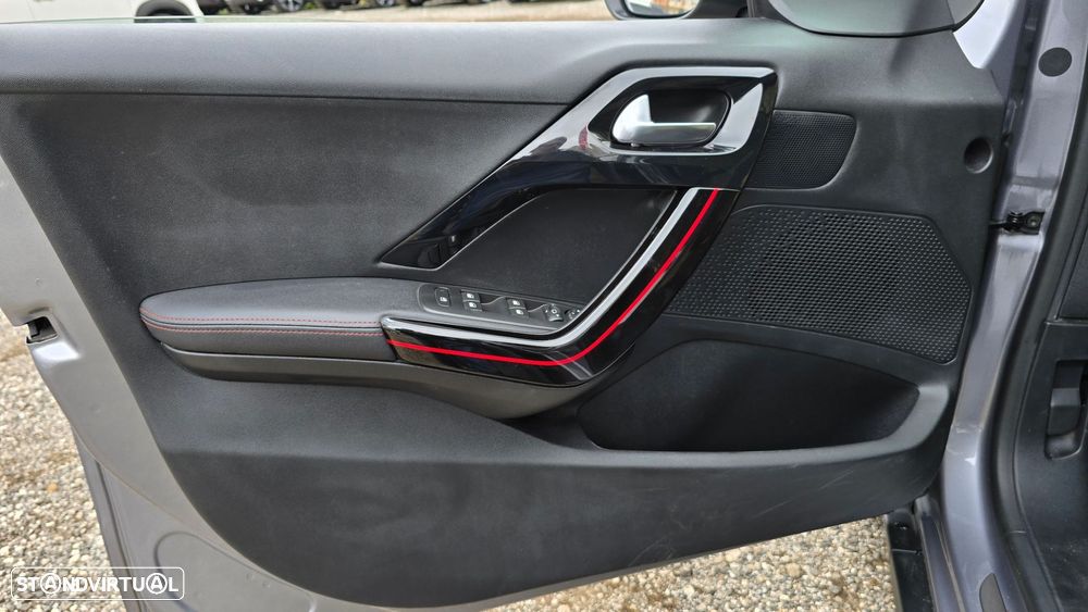 Peugeot 2008 1.2 PureTech GT Line EAT6 - 8