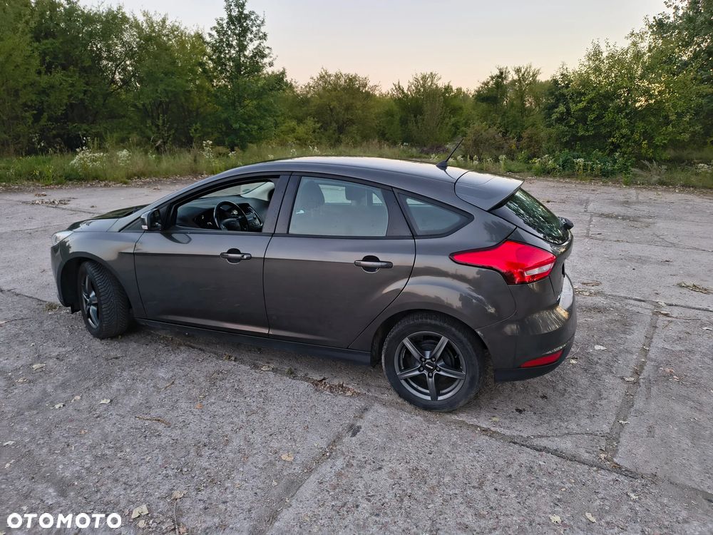 Ford Focus 1.6 Trend - 38