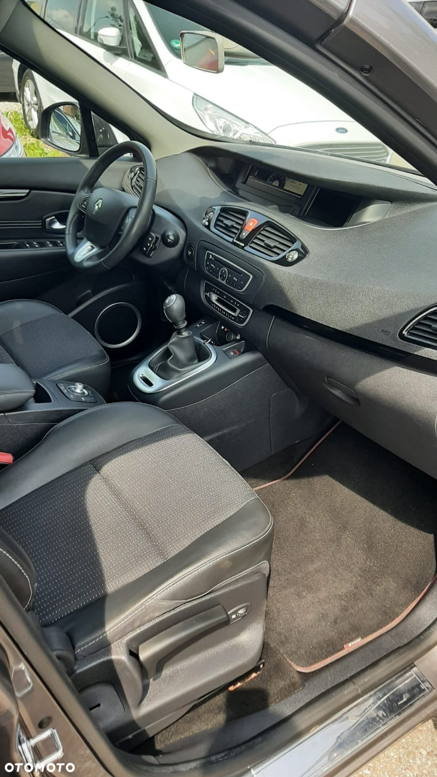 Renault Scenic dCi 110 FAP Dynamique - 16