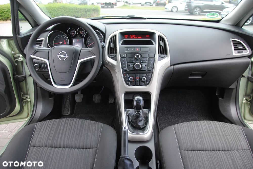 Opel Astra 1.6 Innovation - 12