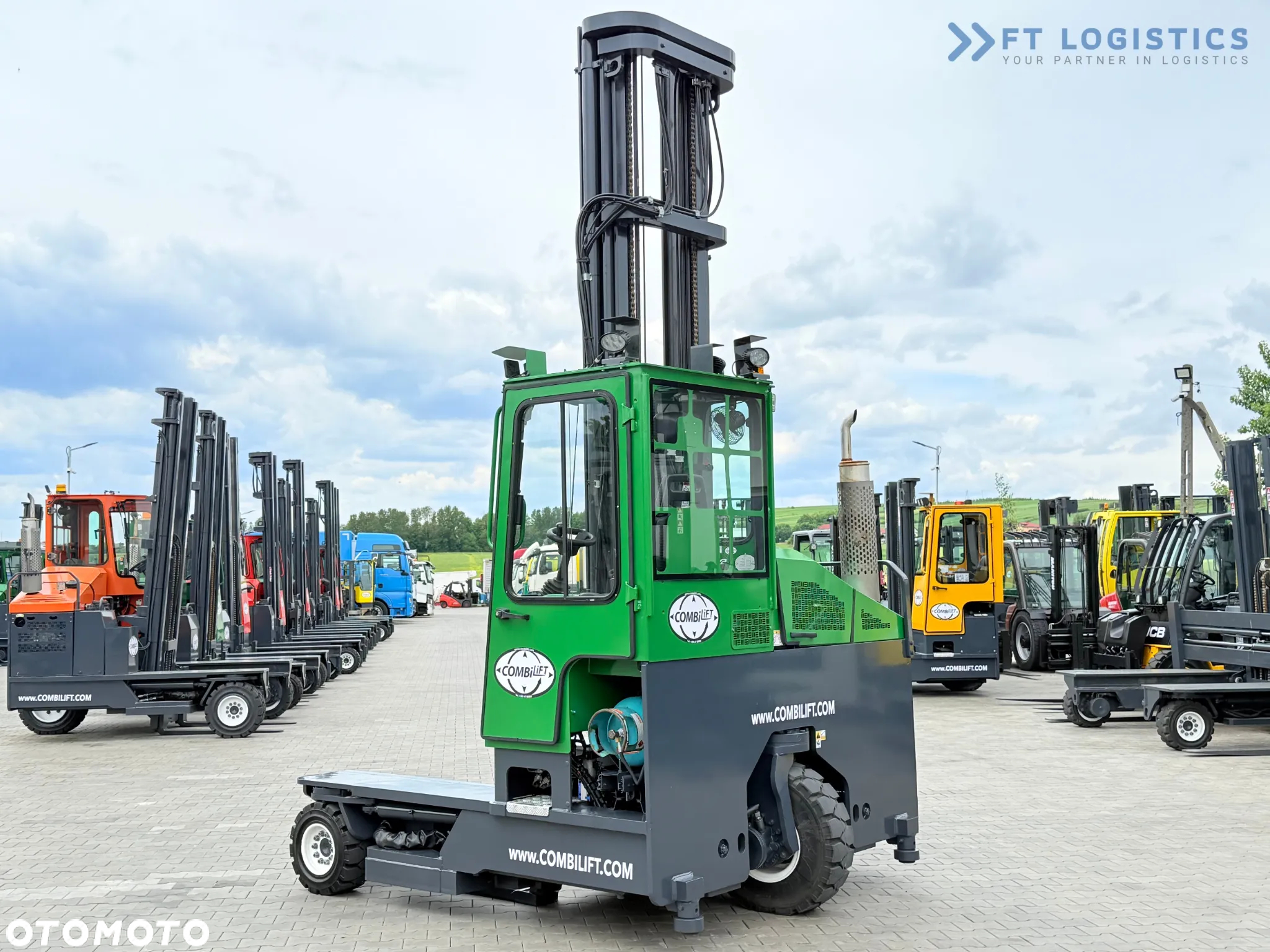 Combilift C4000 / TRIPLEX / 9300MM /  DUŻY WYBÓR WÓZKÓW CZTEROKIERUNKOWYCH / WOLNY SKOK / POZYCJONER / GAZ / KABINA / JAK NOWY - 12