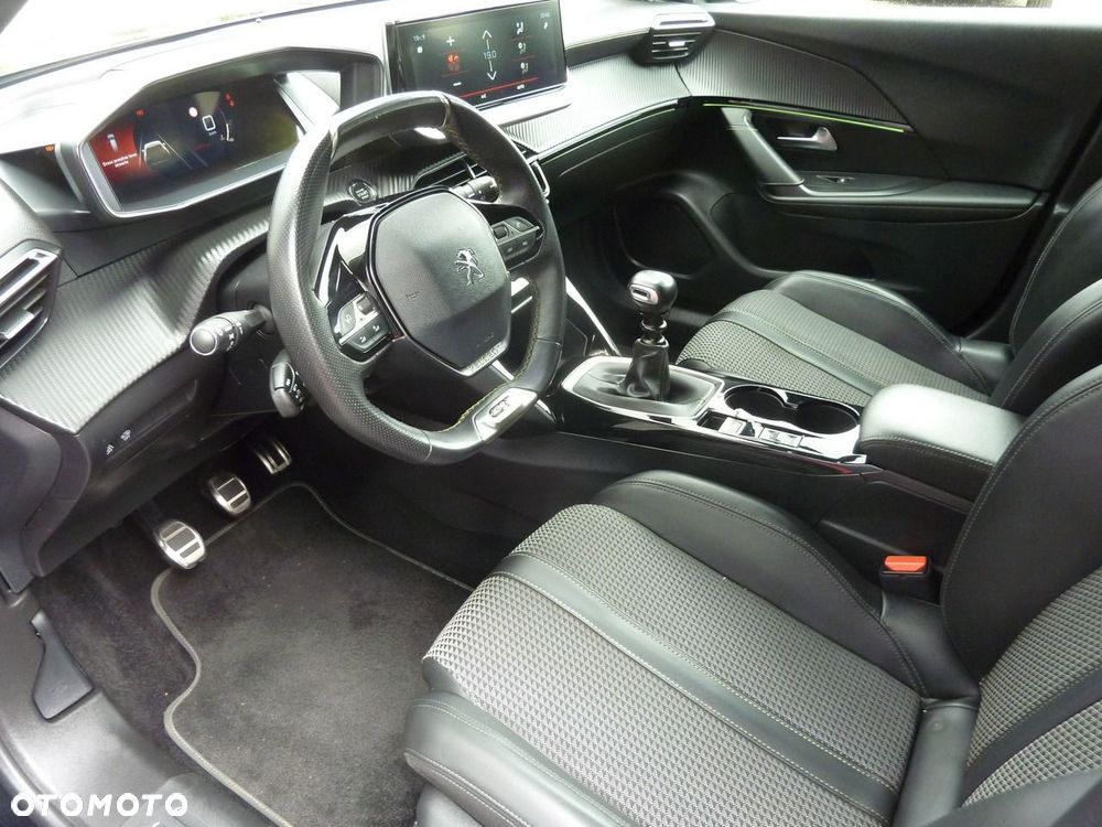 Peugeot 2008 - 10