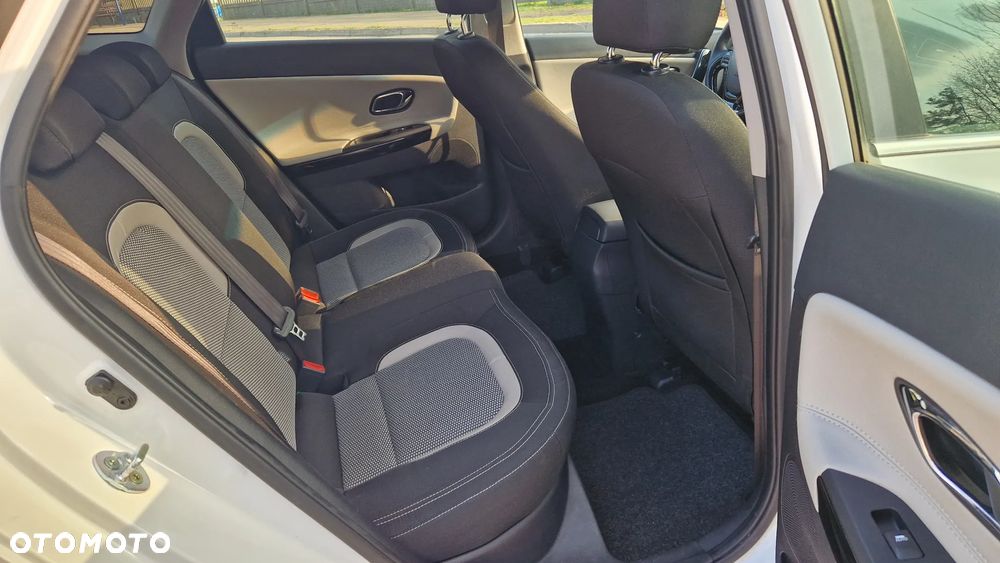 Kia Ceed 1.6 CRDi 128 Dream Team Edition - 11