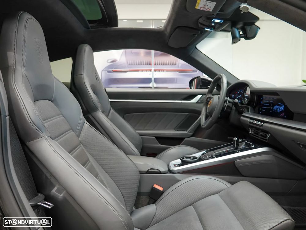 Porsche 911 (992) Turbo PDK - 33