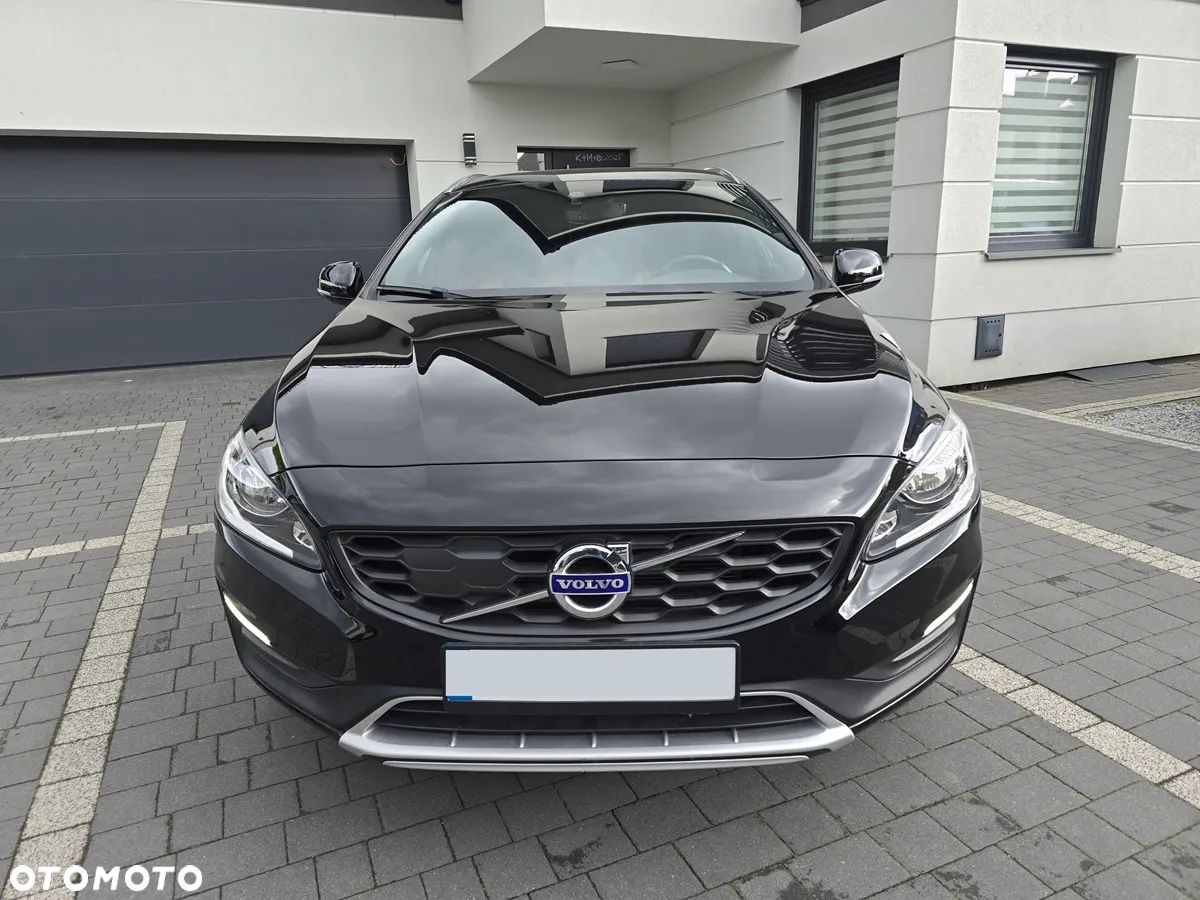 Volvo V60 Cross Country D3 Geartronic Momentum - 1