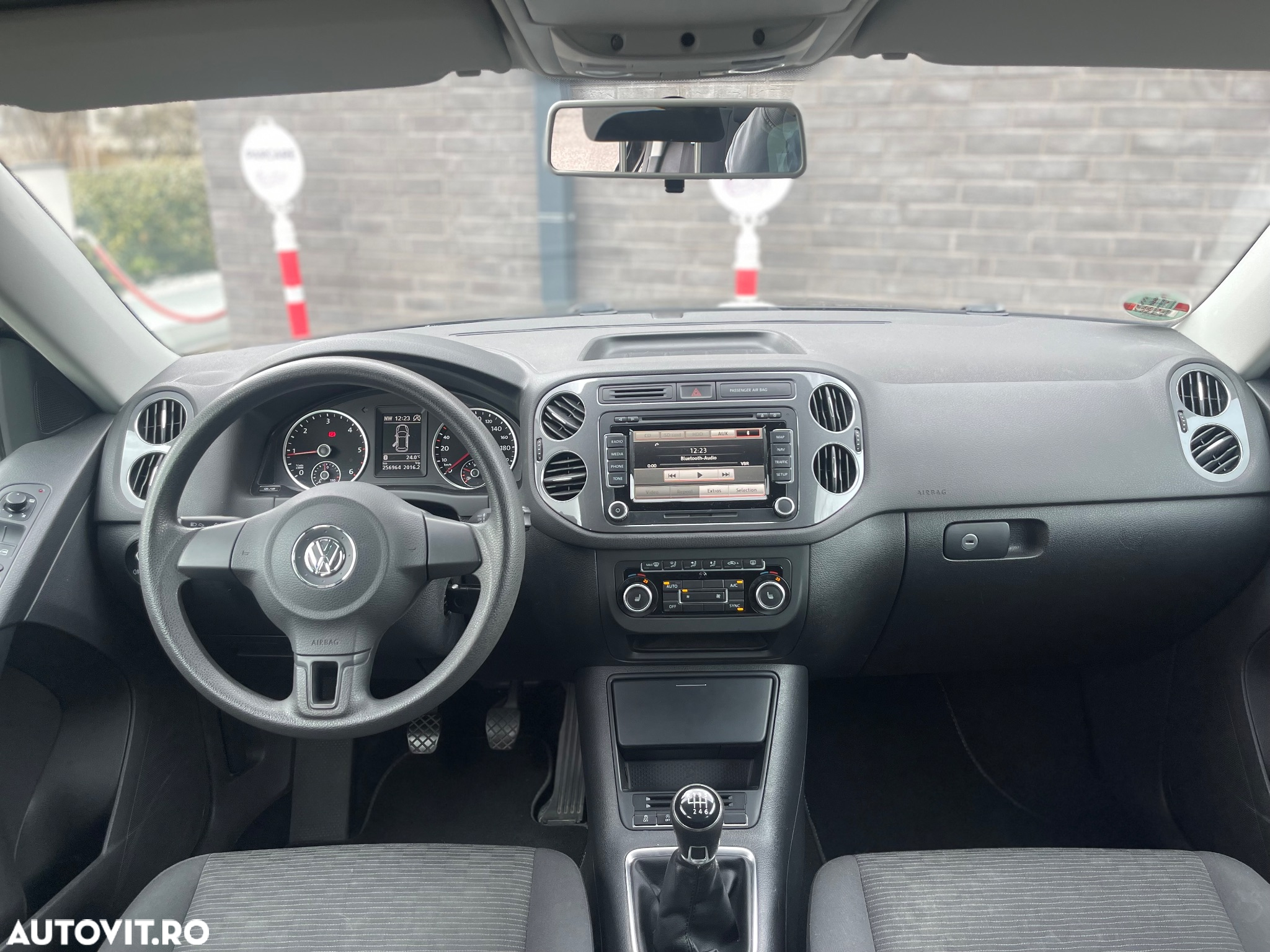 Volkswagen Tiguan 2.0 TDI DPF 4Motion BlueMotion Technology Trend & Fun - 29