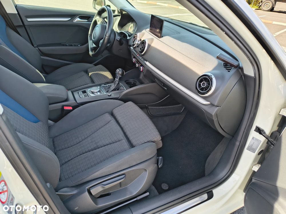 Audi A3 Sportback 1.8 TFSI Attraction S tronic - 27