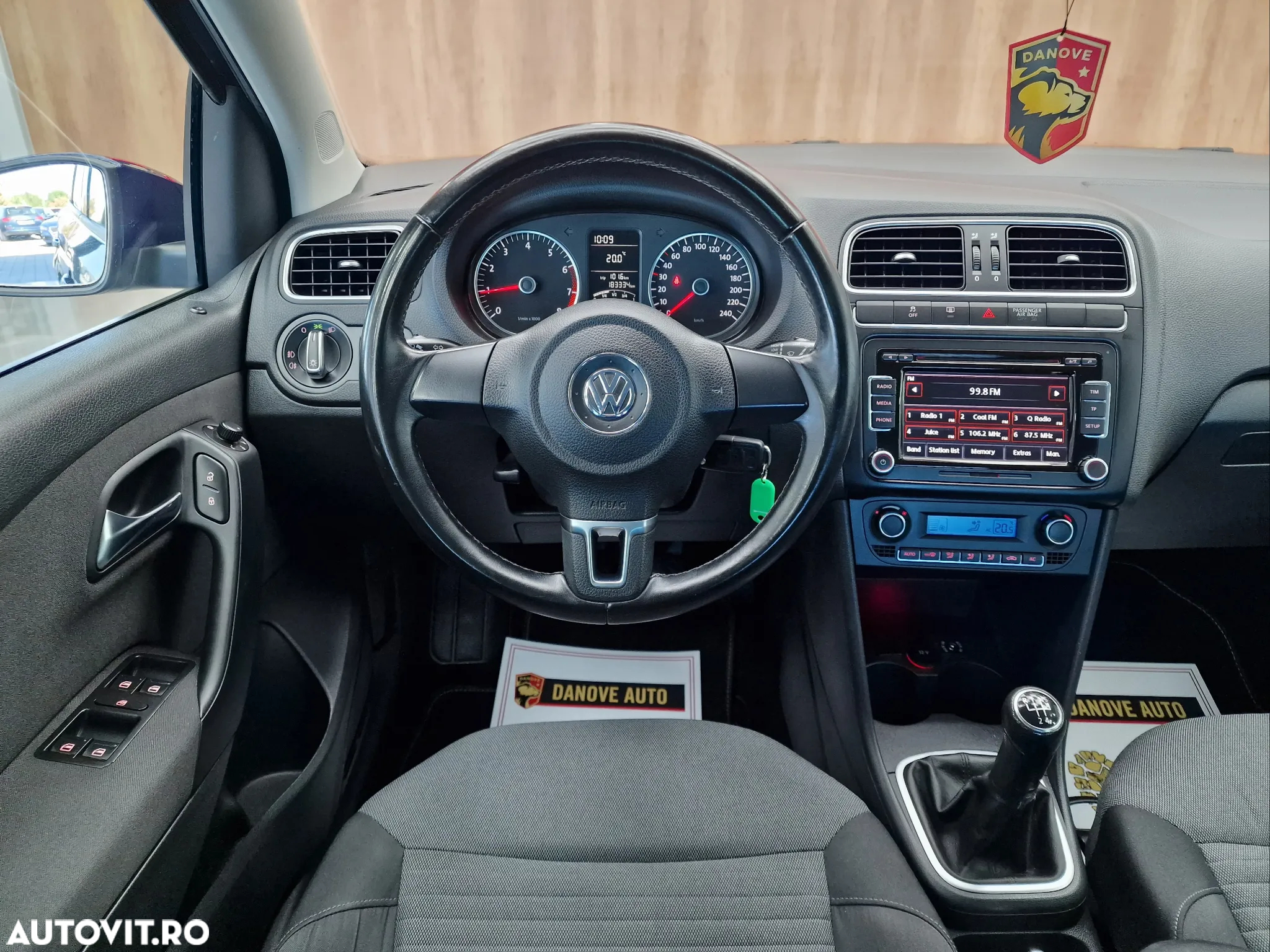 Volkswagen Polo 1.2 Attractive - 18