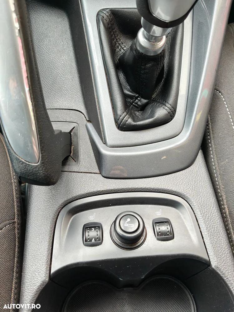 Ford Focus 1.6 TDCi DPF Start-Stopp-System Titanium - 13