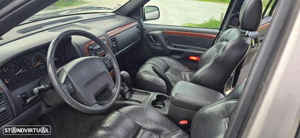 Jeep Grand Cherokee - 15