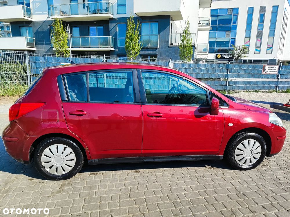 Nissan Tiida - 2