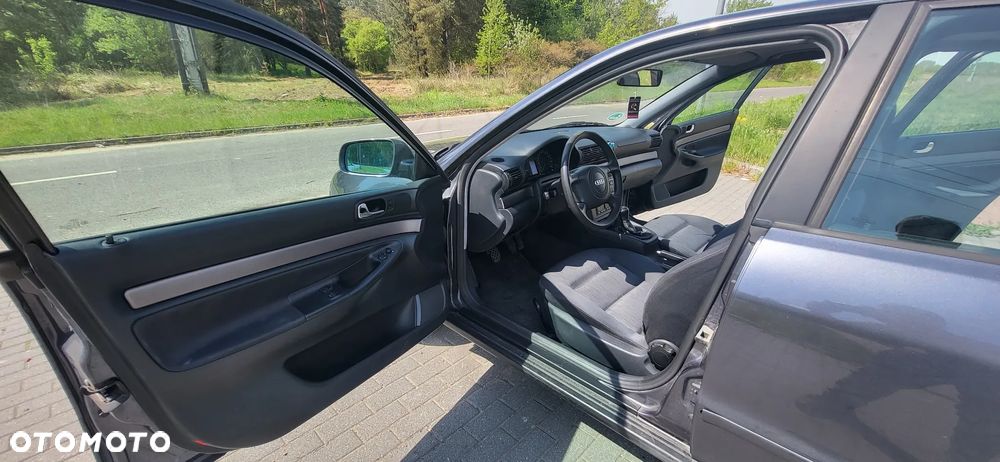 Audi A4 Limousine 1.8 - 8
