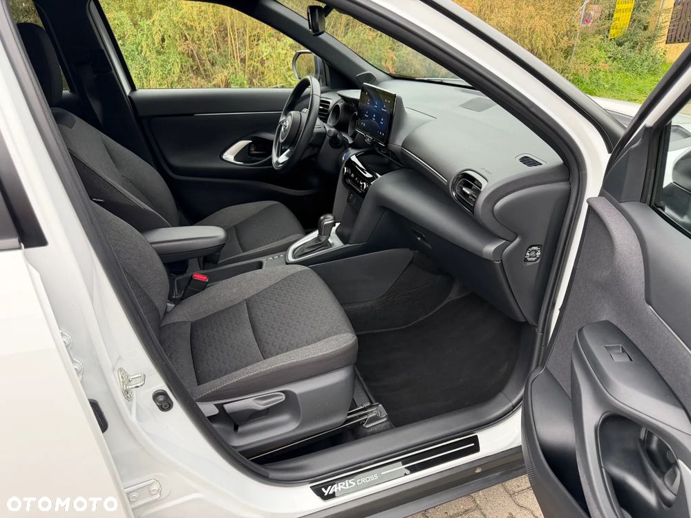 Toyota Yaris Cross Hybrid 1.5 Executive - 16