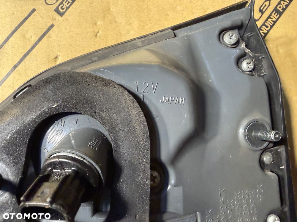 Lampa lewy tył w klapę Lexus RX450h 09-12r. - 3