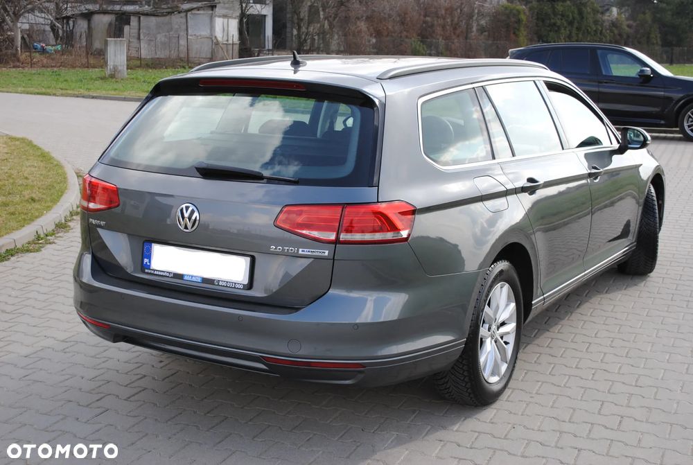Volkswagen Passat - 4