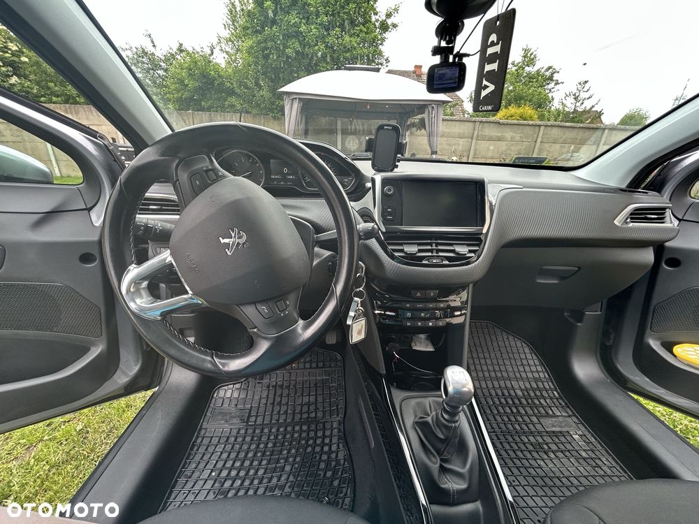 Peugeot 2008 - 8