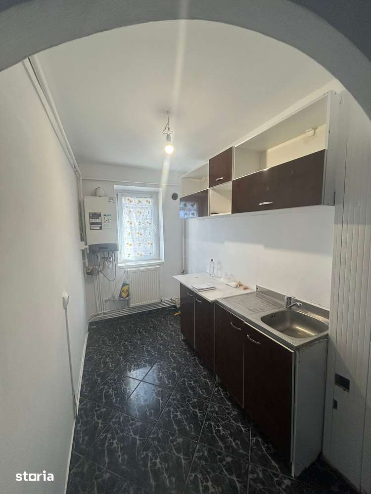 Apartament 3 camere- Zona Sud - etaj 3/4 - 48 mp — fotografia 3