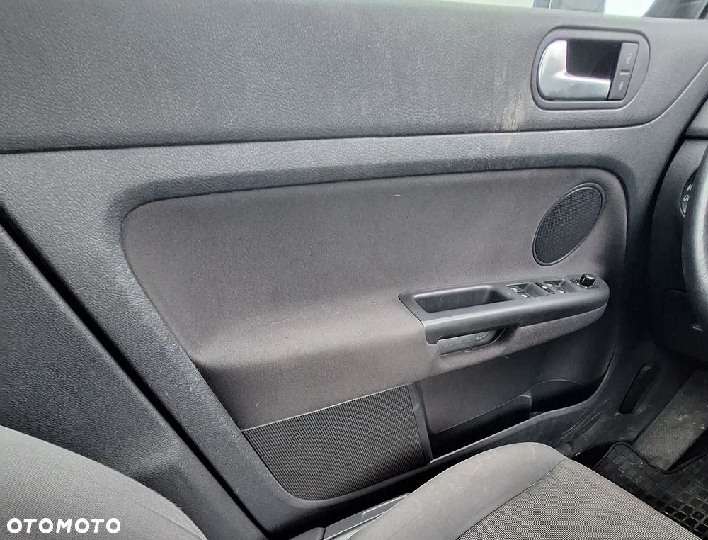 BOCZKI,TAPICERKA DRZWI 4X- VW GOLF V PLUS /EUROPA - 1