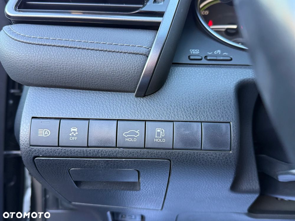 Toyota Camry 2.5 Hybrid Comfort CVT - 12