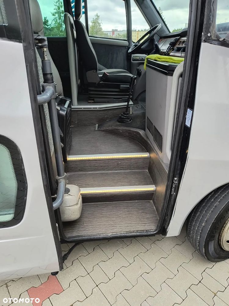 Mercedes-Benz SUNRIDER 818D - 10