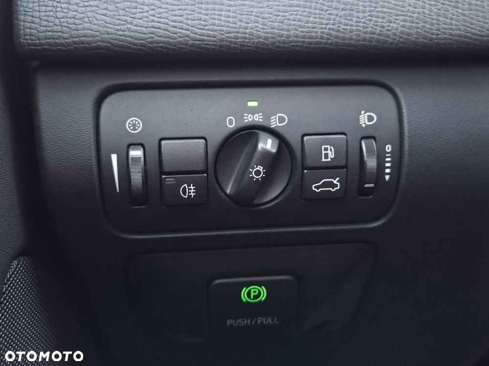 Volvo XC 60 D3 R Design - 22